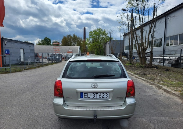 Toyota Avensis cena 9900 przebieg: 267000, rok produkcji 2004 z Łódź małe 106